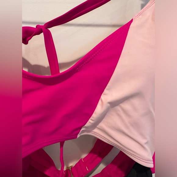 Plus Colorblock Cutout One-Piece Swimsuit 2X - Picture 6 of 10